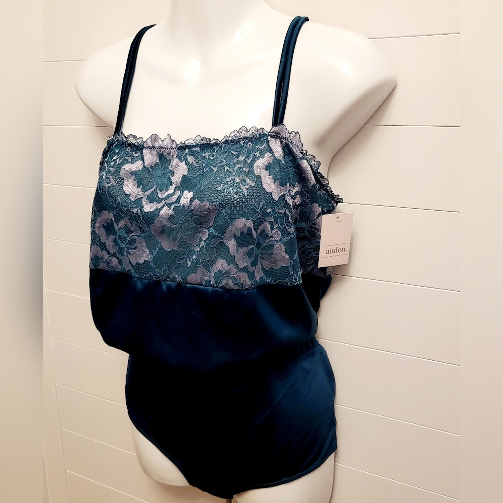 NWT Auden Square Neck Lace Bodysuit Size Large Green Silky Full Bottom